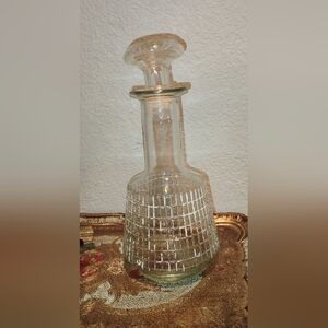 Elegant Glass Decanter with Stopper Antique Canadian Whiskey  9 In Tall